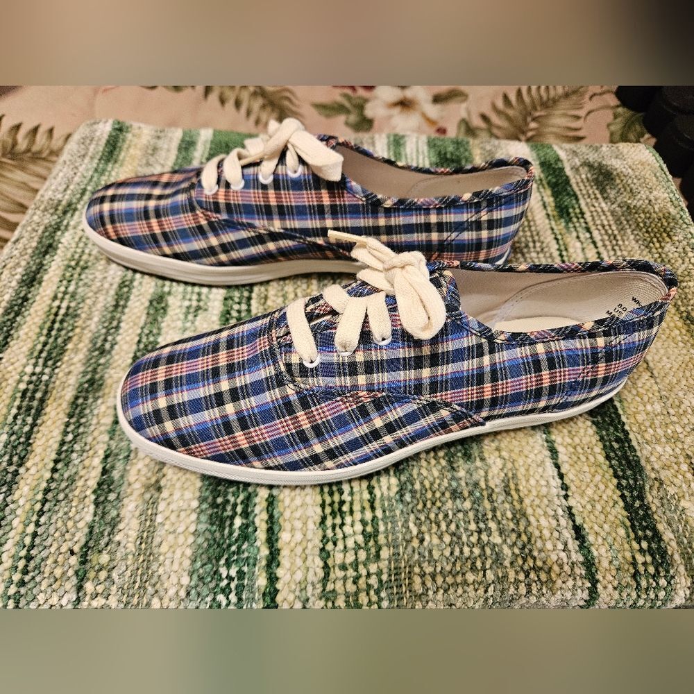 #385 Keds- Canvas Tennis Shoes - Colors/Sizes Varies - Picture 5 of 9